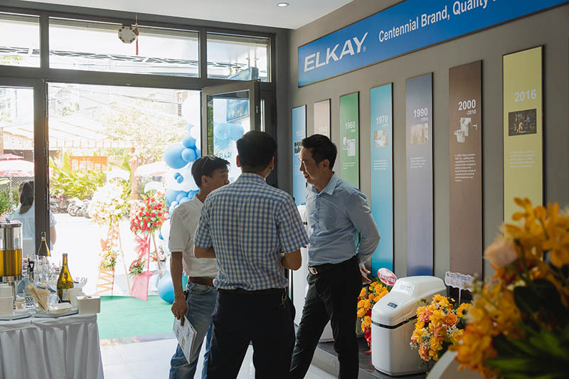 khai truong showroom elkay tai da nang 35
